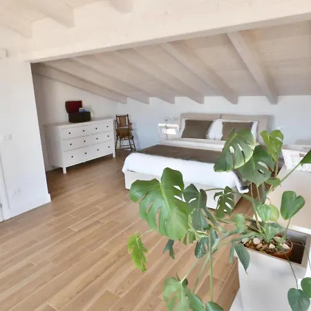 Duck Palace For 6 Apartment Moniga del Garda